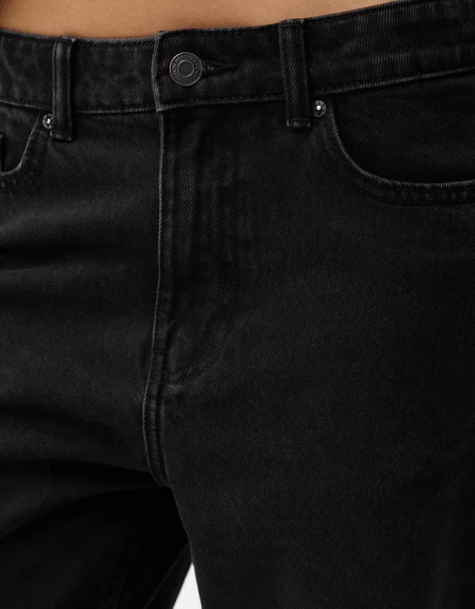 Jeans a gamba larga dalla vestibilità dritta