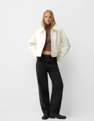 Jeans a gamba larga dalla vestibilità dritta