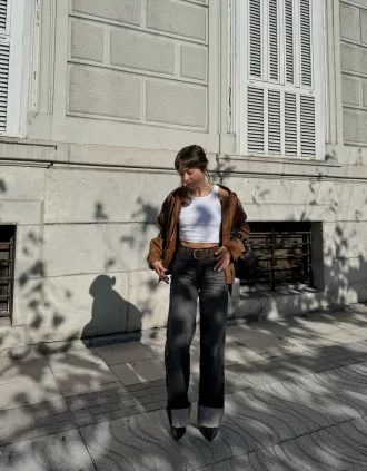 Jeans anni ’90 a gamba larga con risvolto sul fondo