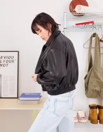 Jeans anni ’90 strappati a gamba larga