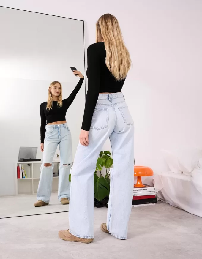 Jeans anni ’90 strappati a gamba larga