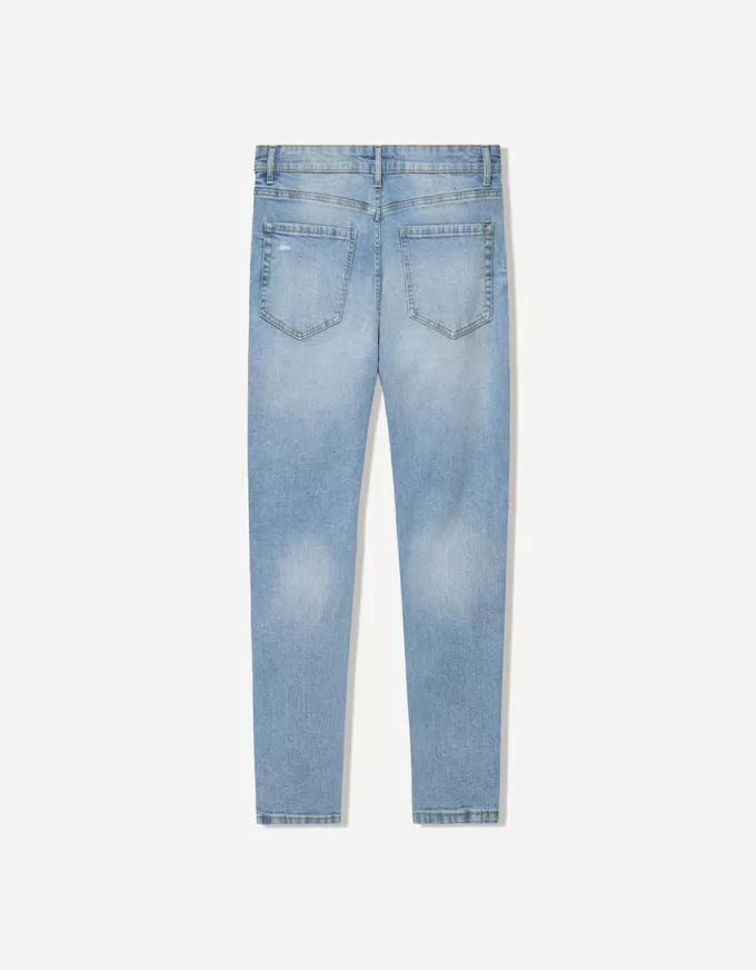 Jeans carrot fit strappati