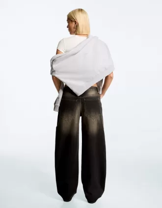 Jeans larghi a botte