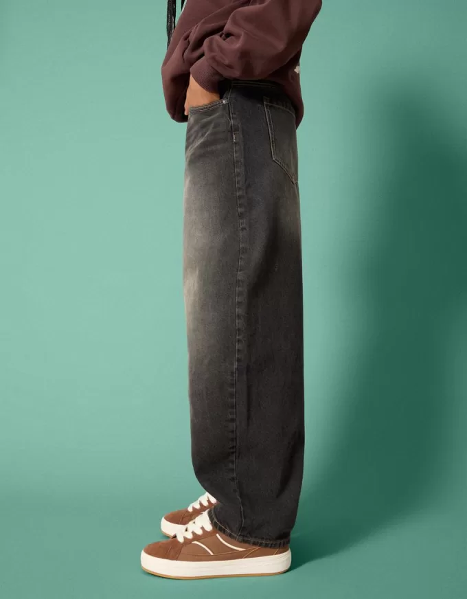 Jeans larghi a botte