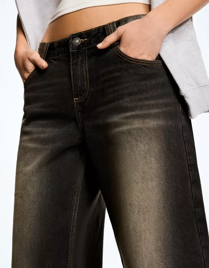 Jeans larghi a botte