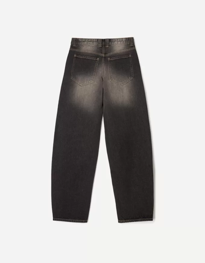 Jeans larghi a botte