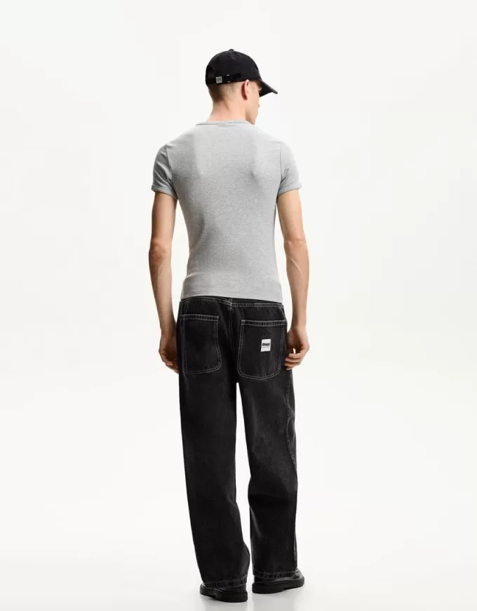 Jeans larghi dalla vestibilità ampia