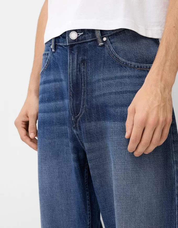 Jeans larghi ricamati