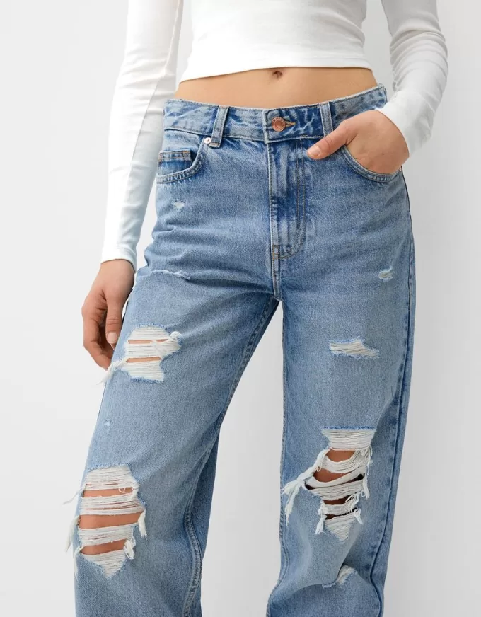 Jeans ritagliati