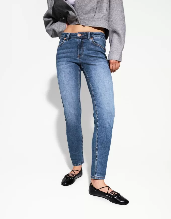 Jeans skinny a vita bassa