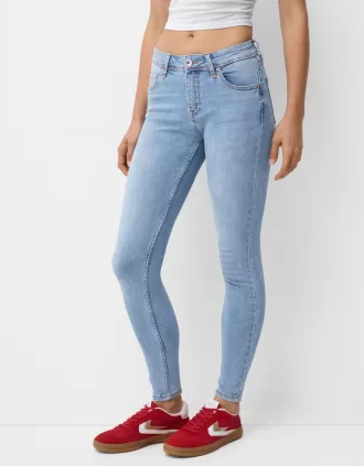 Jeans skinny a vita bassa