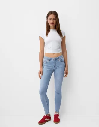 Jeans skinny a vita bassa
