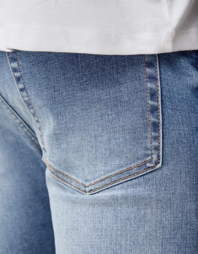 Jeans super attillati