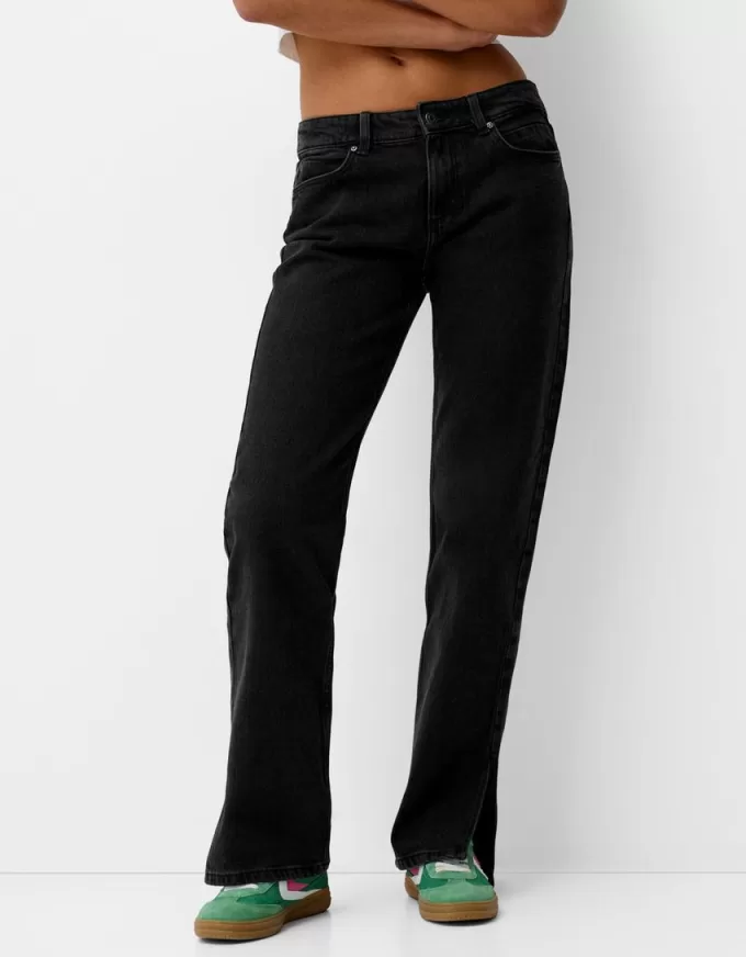 Jeans svasati con orlo diviso