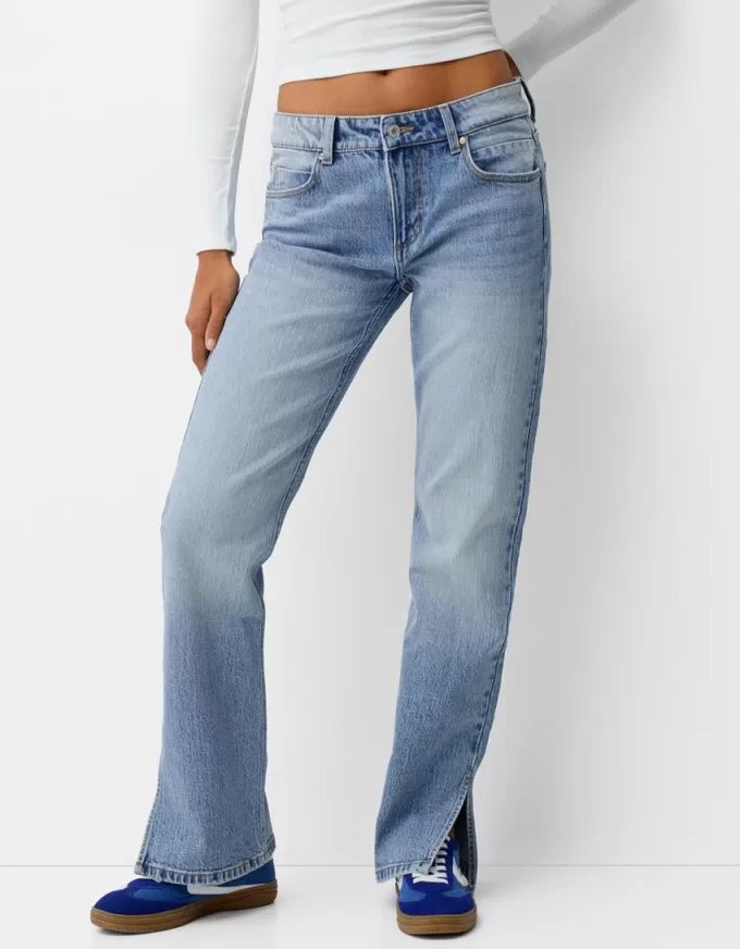 Jeans svasati con orlo diviso