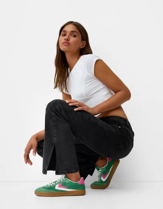 Jeans svasati con orlo diviso