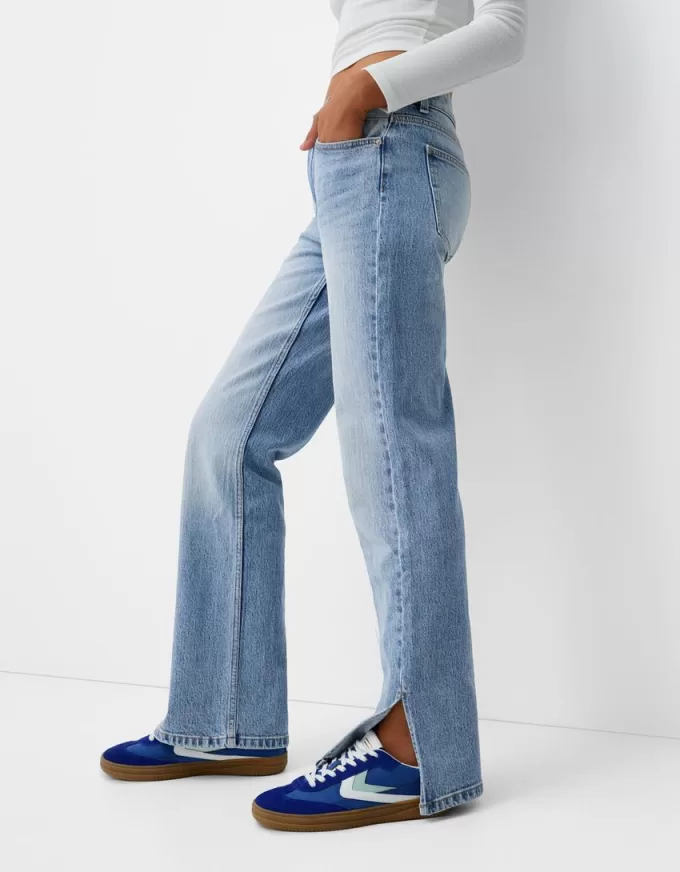 Jeans svasati con orlo diviso