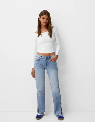 Jeans svasati con orlo diviso