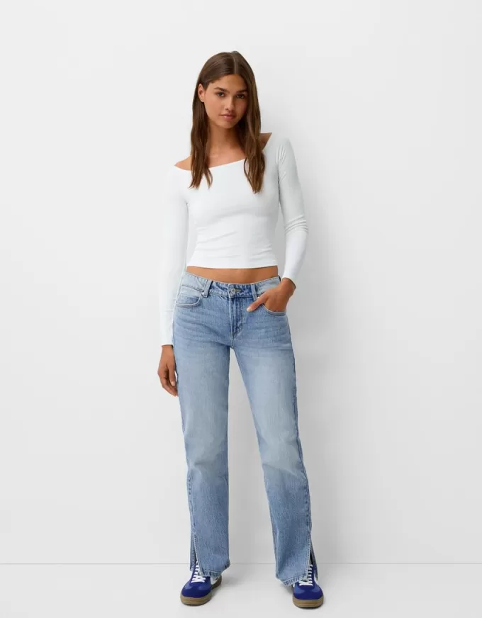 Jeans svasati con orlo diviso