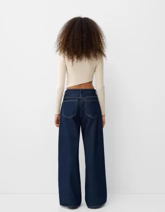 Maglia a costine asimmetrica