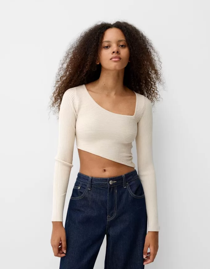 Maglia a costine asimmetrica