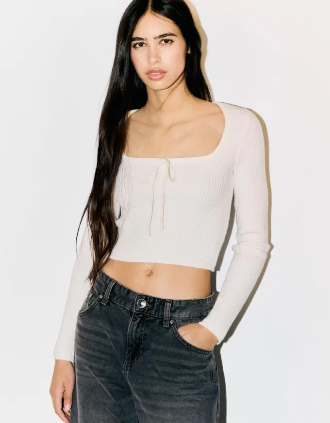 Maglia con scollo quadrato e fiocco