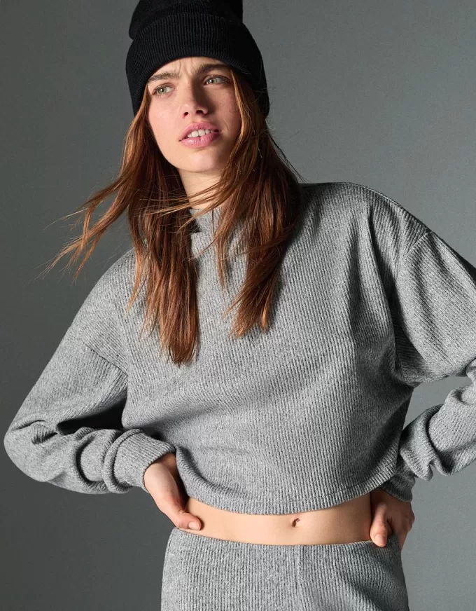 Maglione a collo alto a costine soft touch