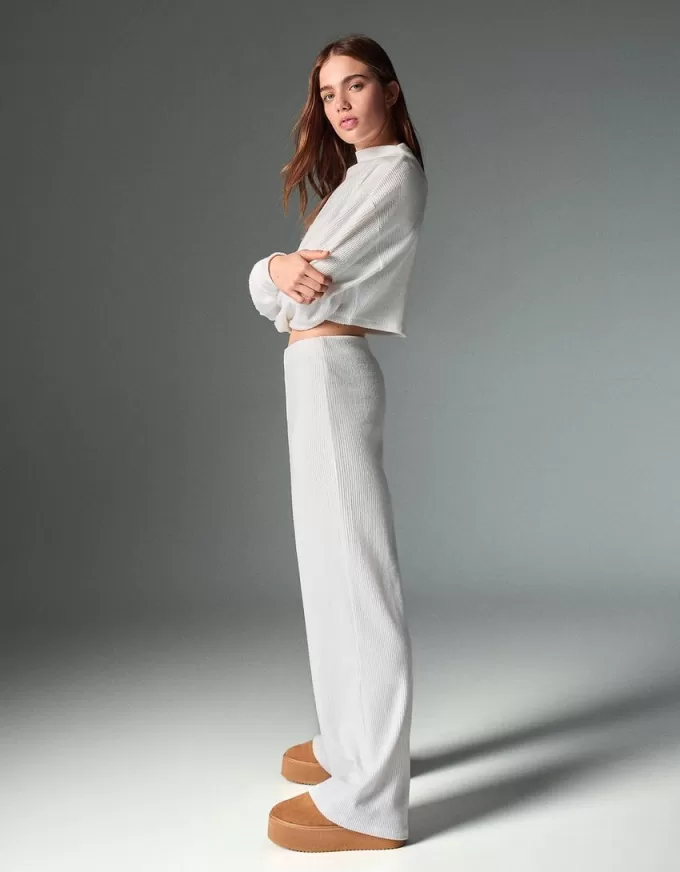 Maglione a collo alto a costine soft touch