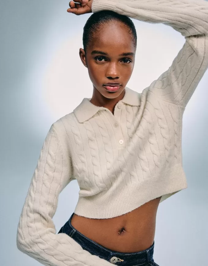 Maglione con collo polo lavorato a trecce