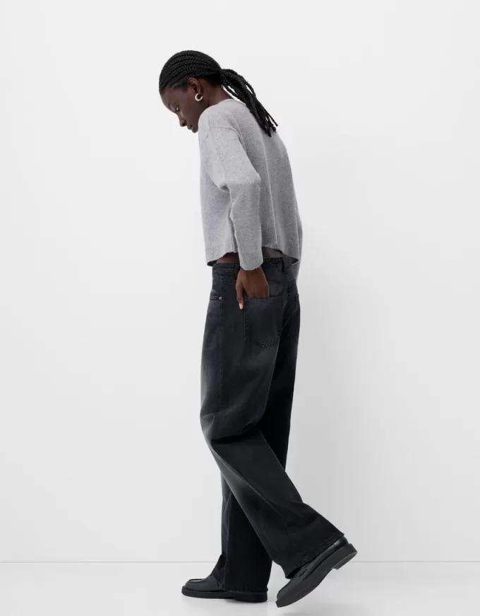 Maglione corto con scollo a V