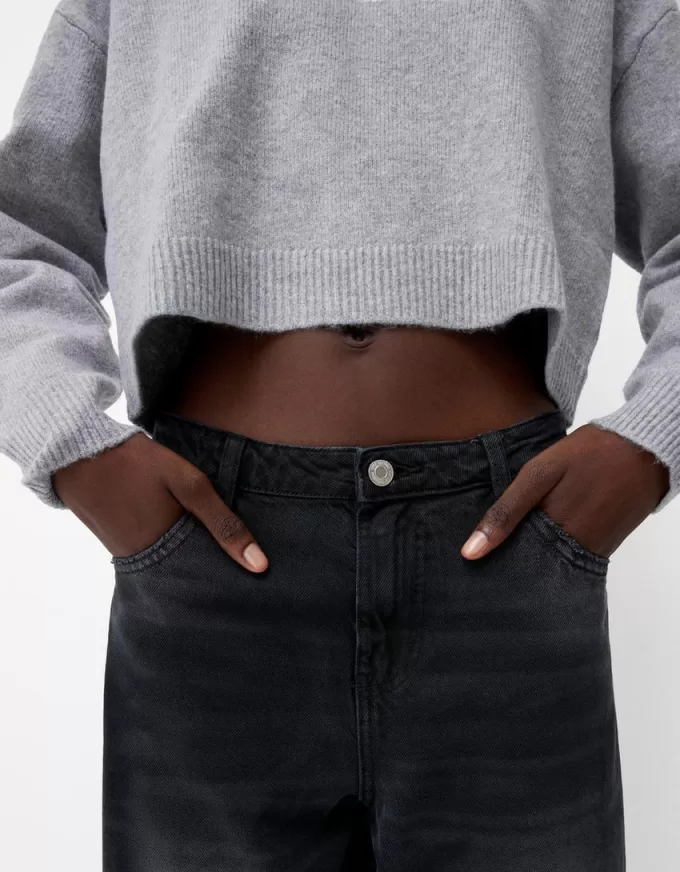 Maglione corto con scollo a V