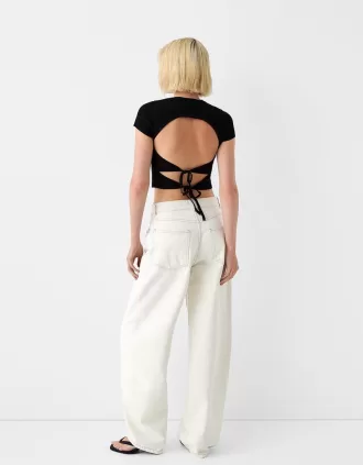 Maglione cut-out a maniche corte con lacci