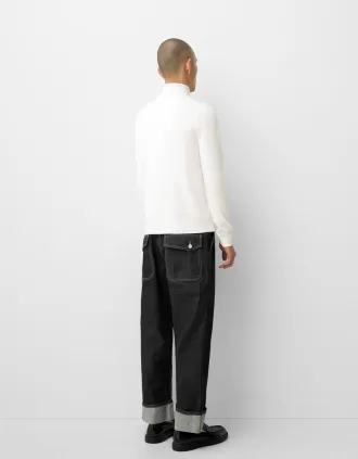 Maglione lavorato a collo alto