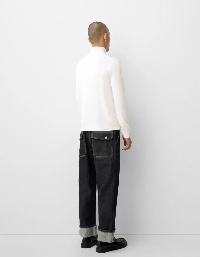 Maglione lavorato a collo alto