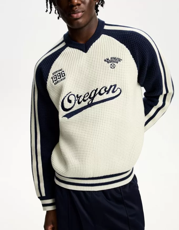 Maglione testurizzato con stampa sportiva retrò