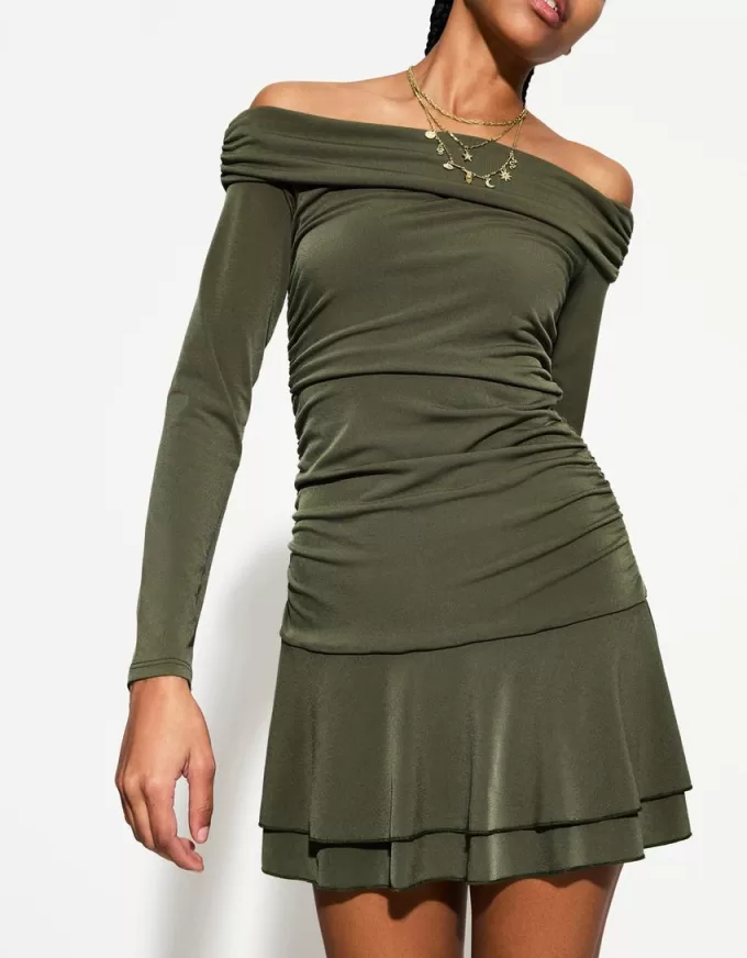 Mini abito a maniche lunghe con volant SERIE BERSHKA