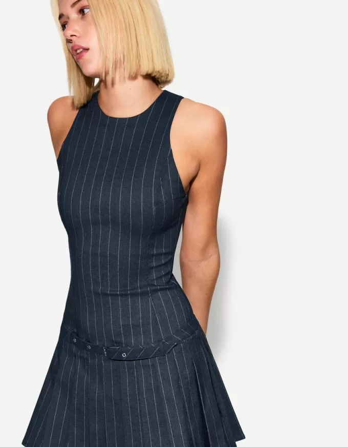 Miniabito con cintura da annodare