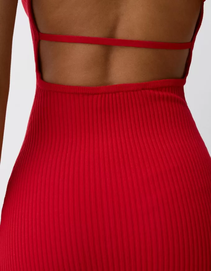 Miniabito con spalline posteriori