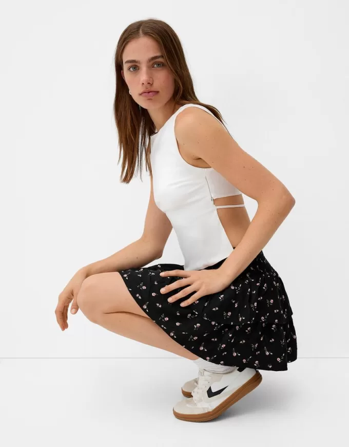 Minigonna con volant ed elastico in vita