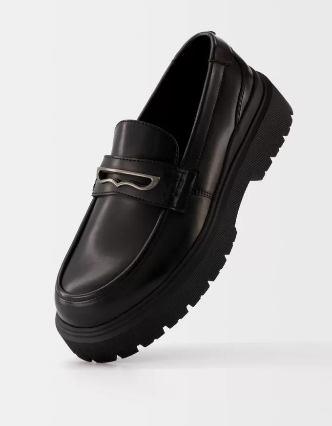 Mocassini con dettaglio in metallo