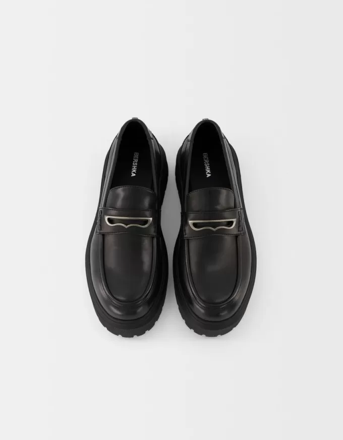 Mocassini con dettaglio in metallo