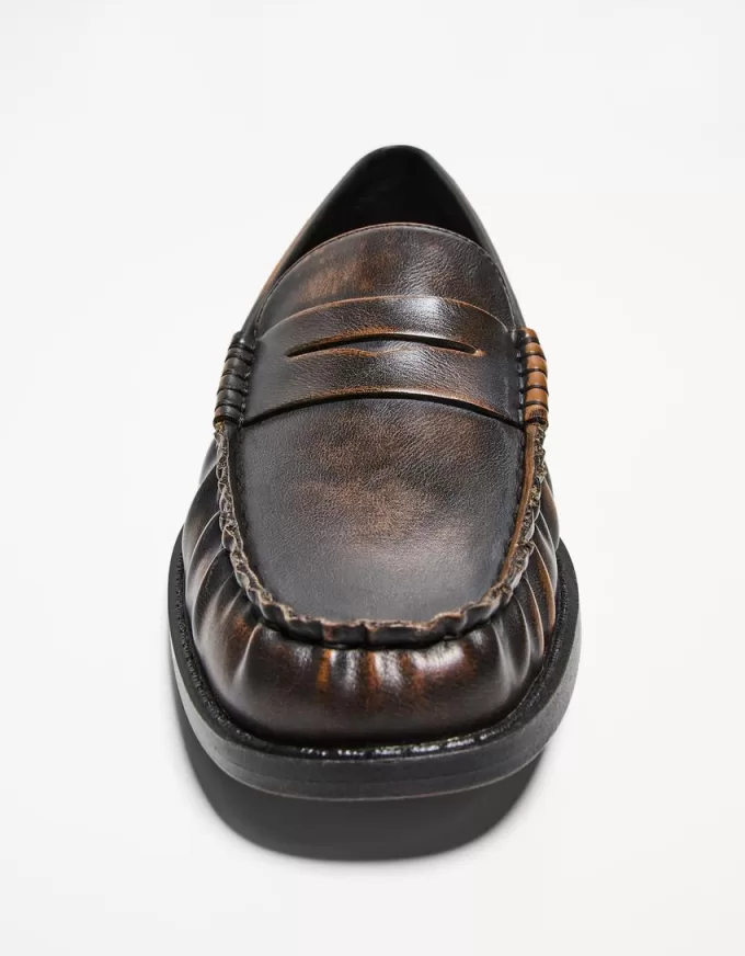 Mocassino con dettaglio arricciato Mocassino con dettaglio arricciato