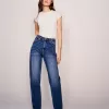 Mom jeans dalla vestibilità comoda a vita alta
