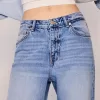 Mom jeans dalla vestibilità comoda a vita alta