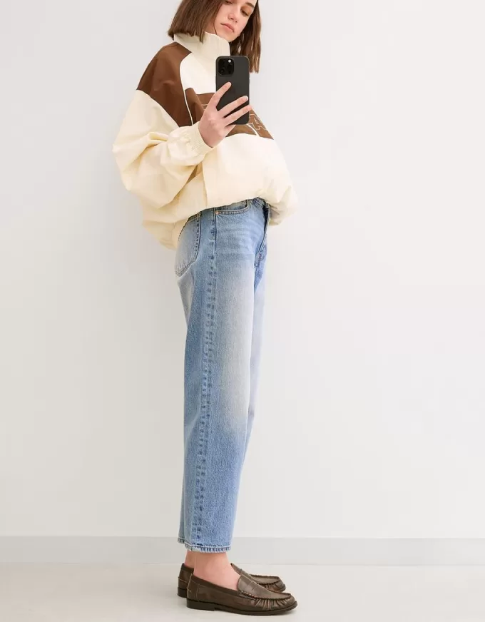 Mom jeans dalla vestibilità comoda a vita alta