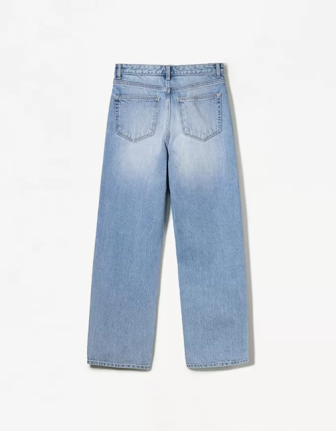 Mom jeans dalla vestibilità comoda a vita alta