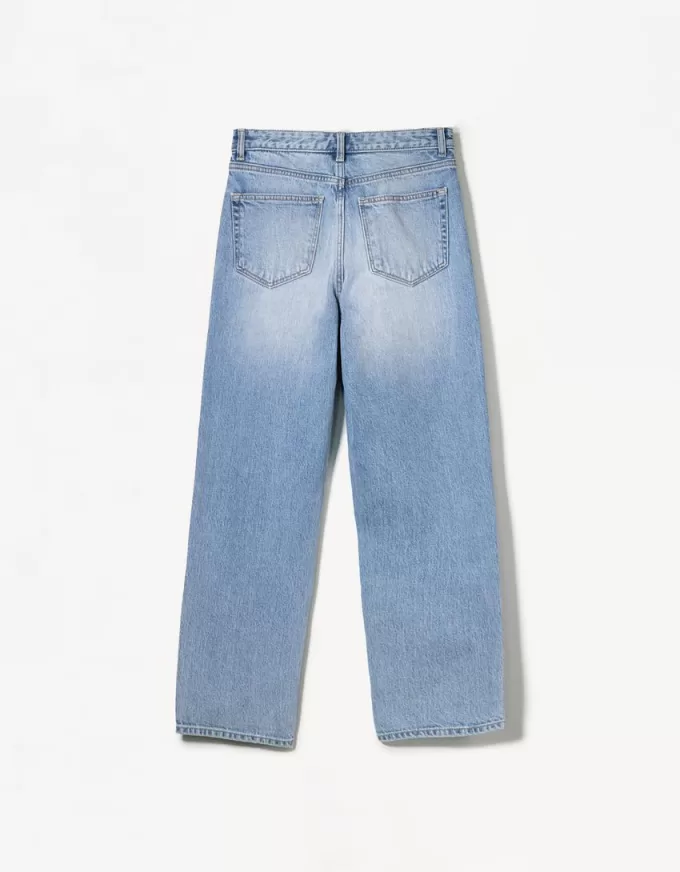 Mom jeans dalla vestibilità comoda a vita alta