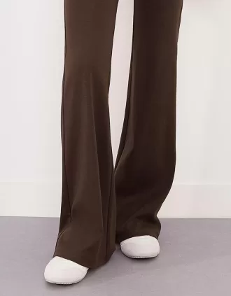 Pantaloni a zampa d’elefante