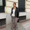 Pantaloni ampi in raso con stampa animalier