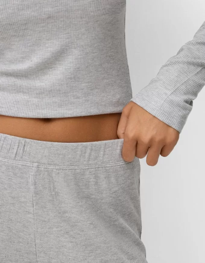 Pantaloni fluidi a costine